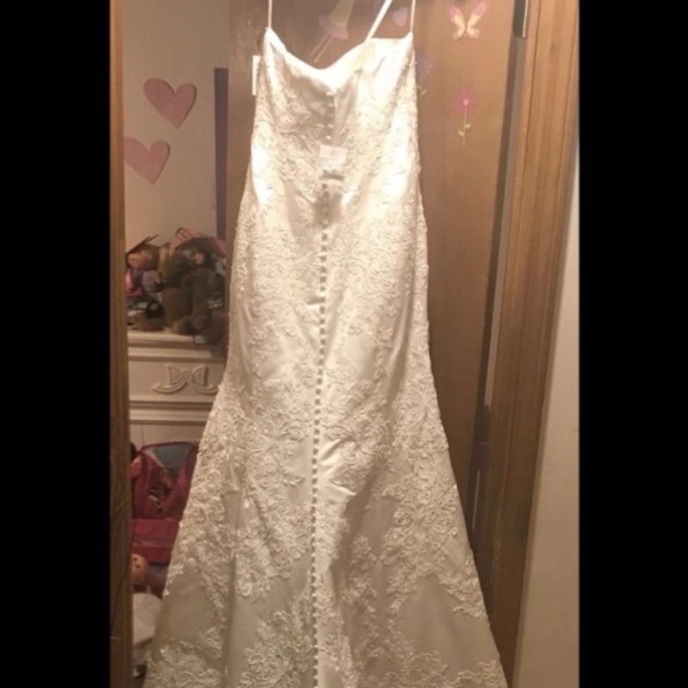Never worn - Picture 2 of 8